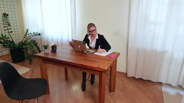 Порно видео начальница секретарша