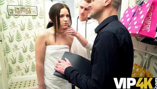 Любительское порно: молодую жену ебут, а муж смотрит и дрочит
