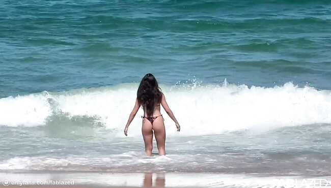 Порно с бразильянкой на пляже - фото секс и порно real-watch.ru